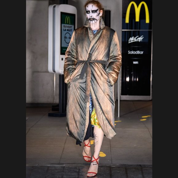 Welcome to My Closet! - Picture 14 of 16